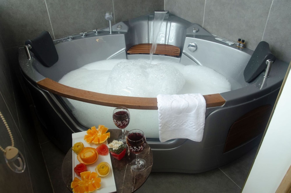 Sweet Home Suite Hotel 65/78