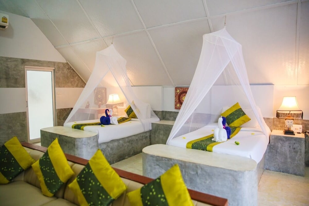 Milky Bay Resort 25/81