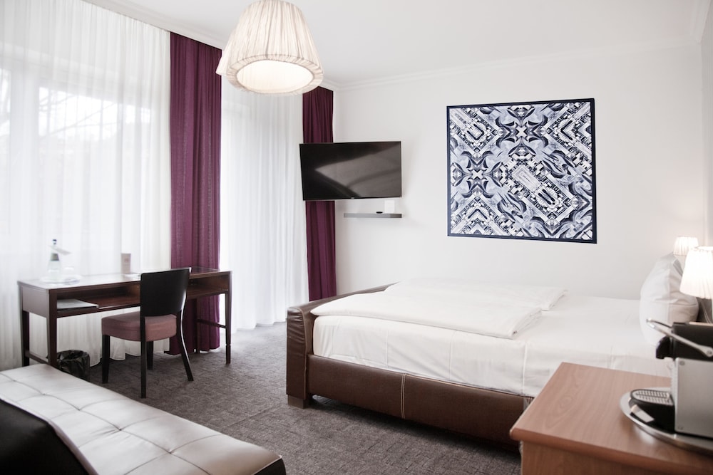 Hotel Les Nations 27/77