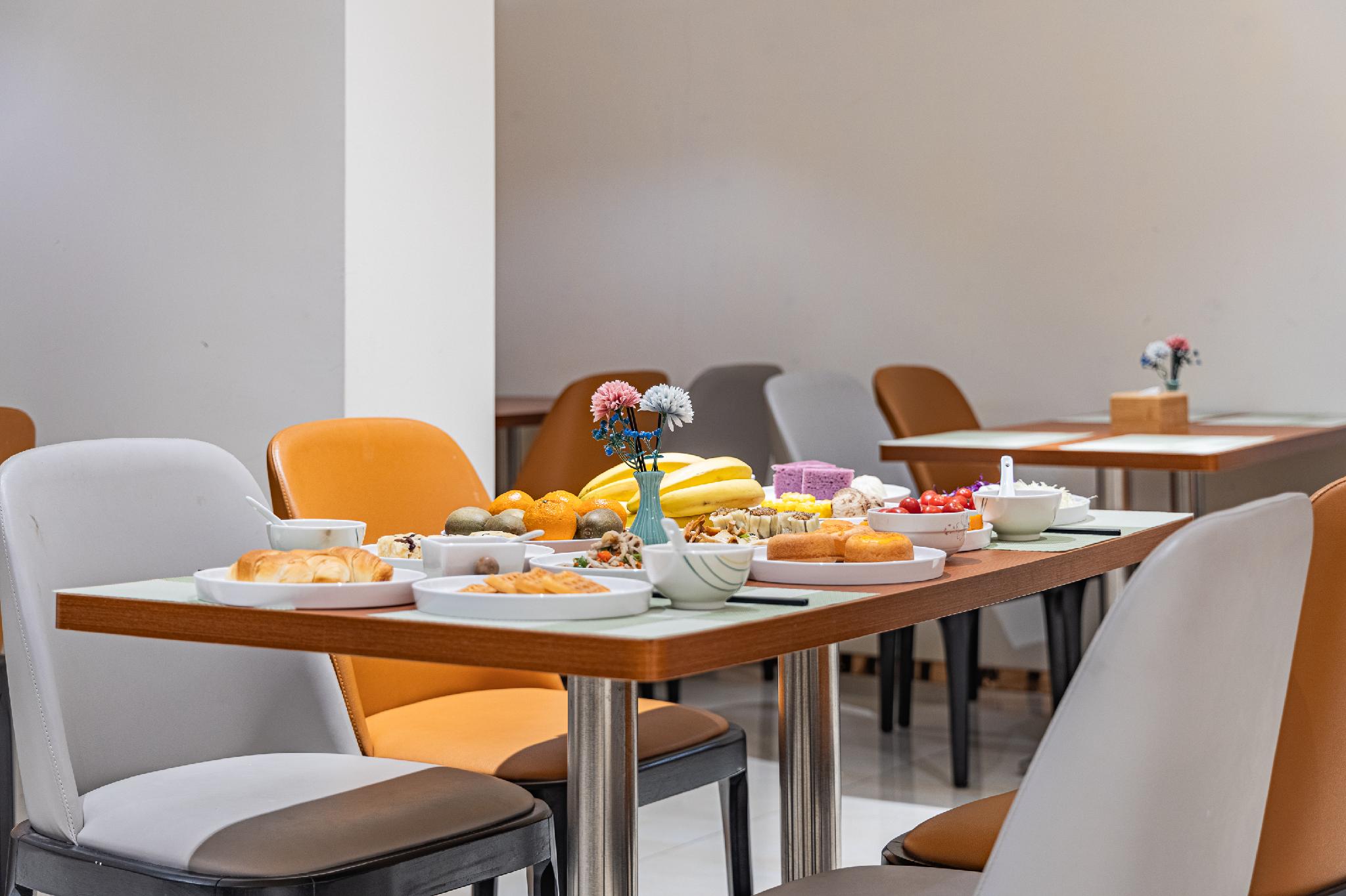 City convenient hotel (Hengyang railway station store) 25/29