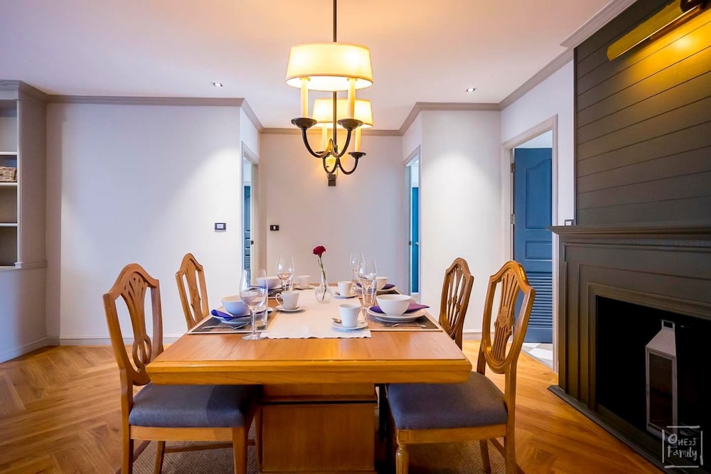 THEA Private Suites by TH District 54/64