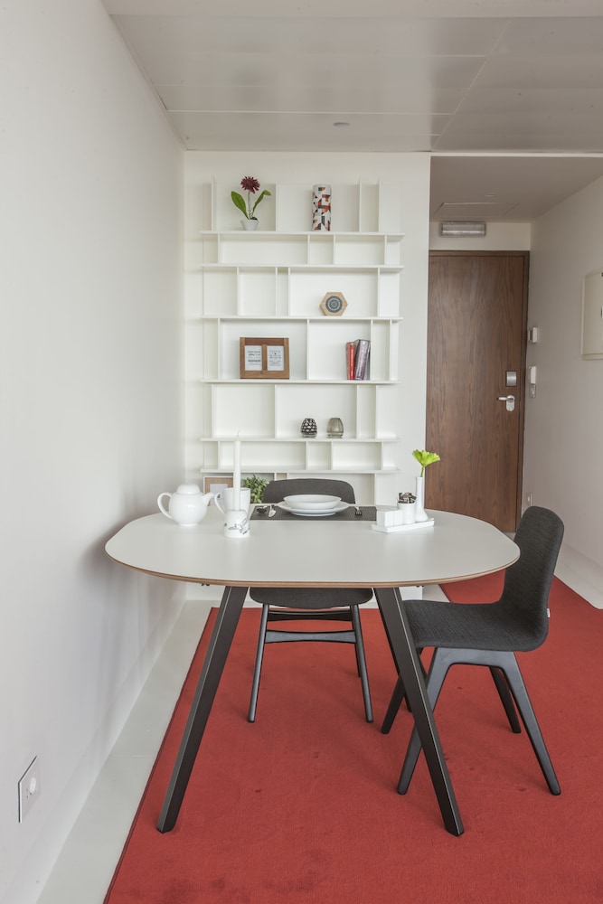 1866 Court Suites 7/50