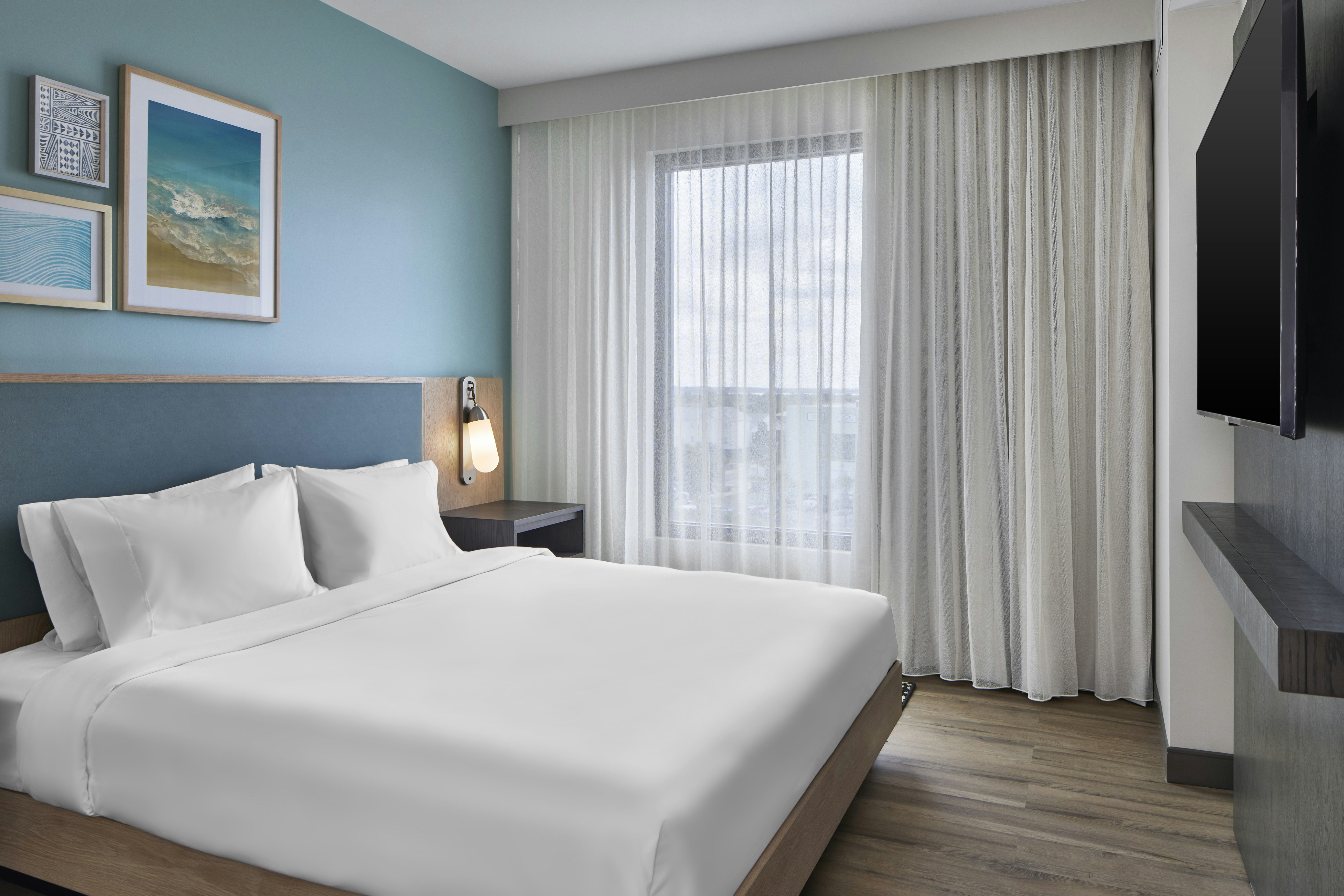 Suite, King Bed, Gulf View, Balcony, Corner