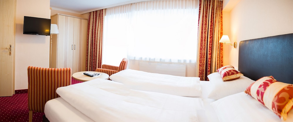Hotel Schneeberger 23/75