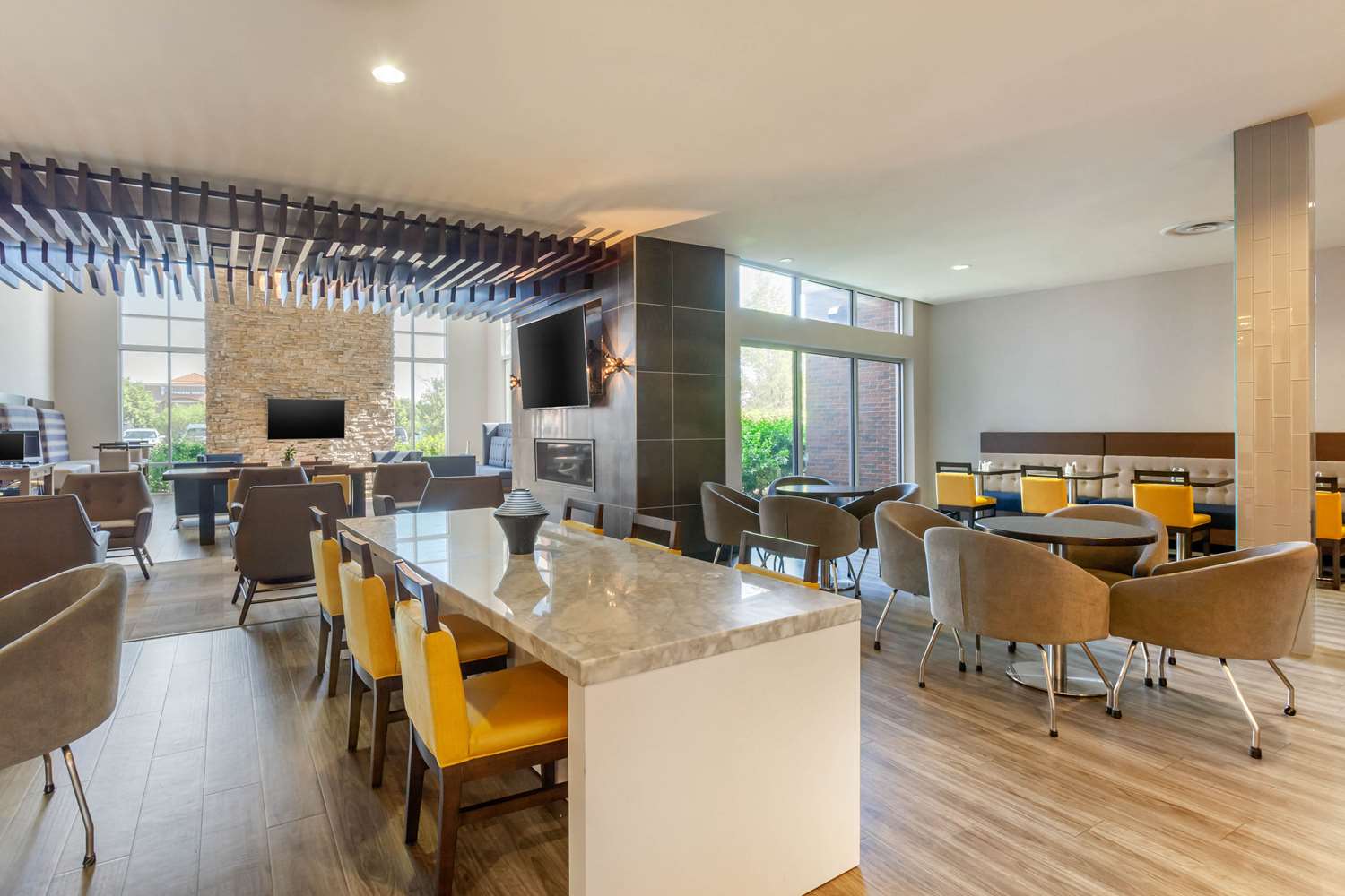 Cambria Hotel Ft Collins 21/26