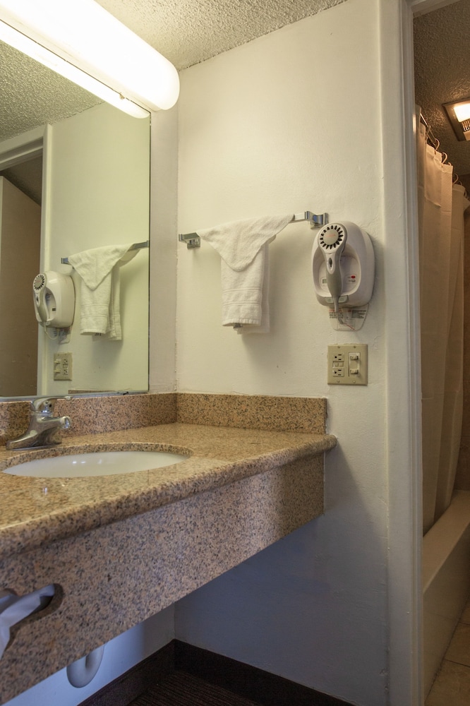 Days Inn by Wyndham Albuquerque Northeast 23/45
