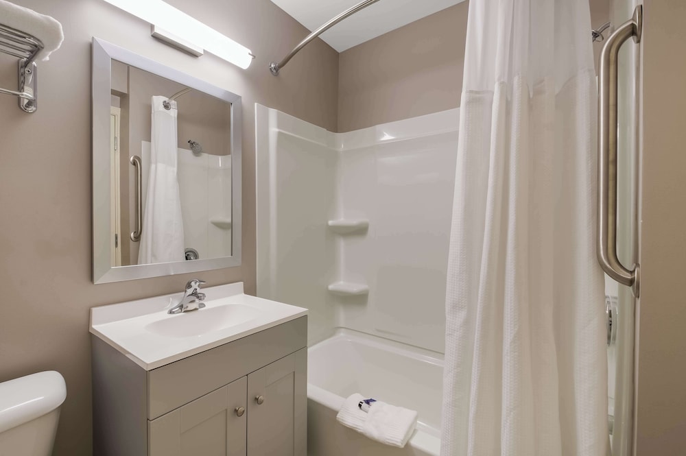 Americas Best Value Inn Farmington 28/30