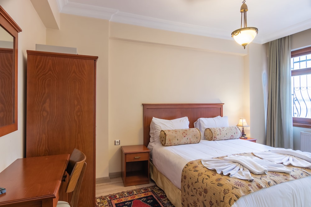 ROOM, SINGLE, DOUBLE BED