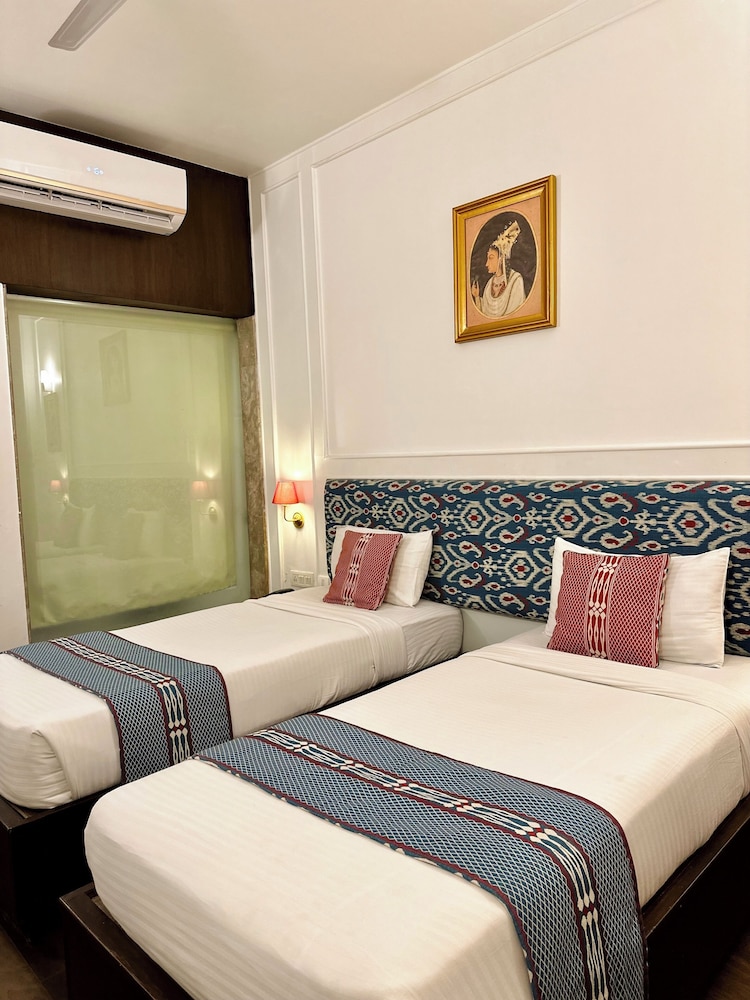 Hotel Atulyaa Taj 13/48