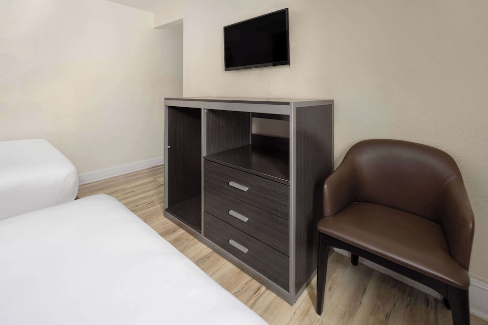 Wildwood Inn, a Travelodge by Wyndham 53/64