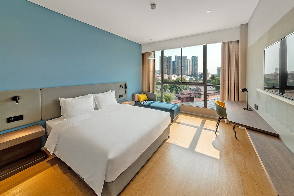 Holiday Inn Express Xiamen Tongan 11/20