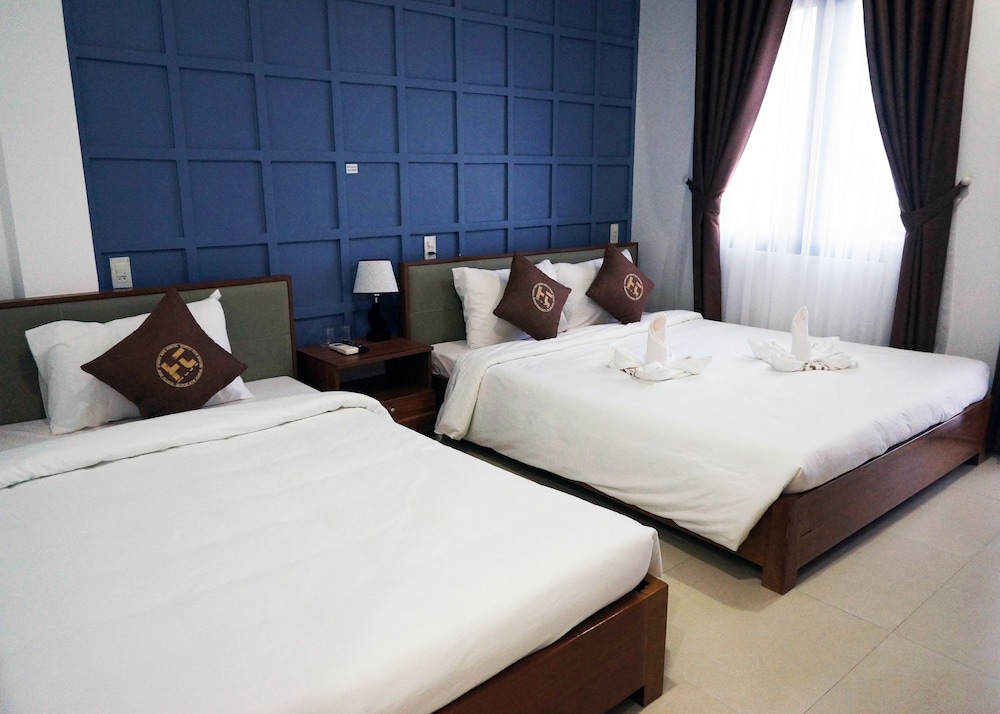 Poetic Hue Hotel 26/50