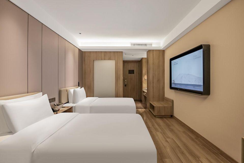 Elegant, Twin Beds, No Window