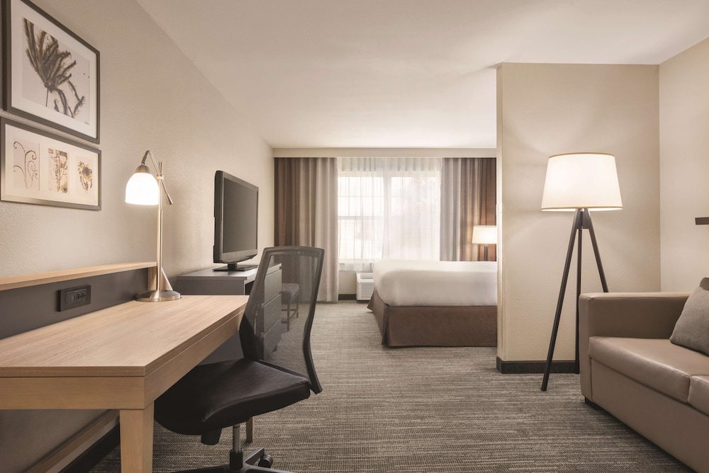 Country Inn & Suites By Radisson, Dubuque, IA 15/30