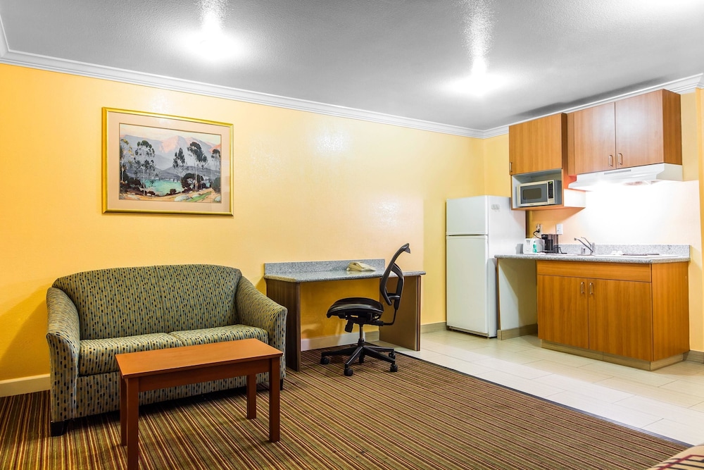 Suites Hayward - Oakland South 41/41