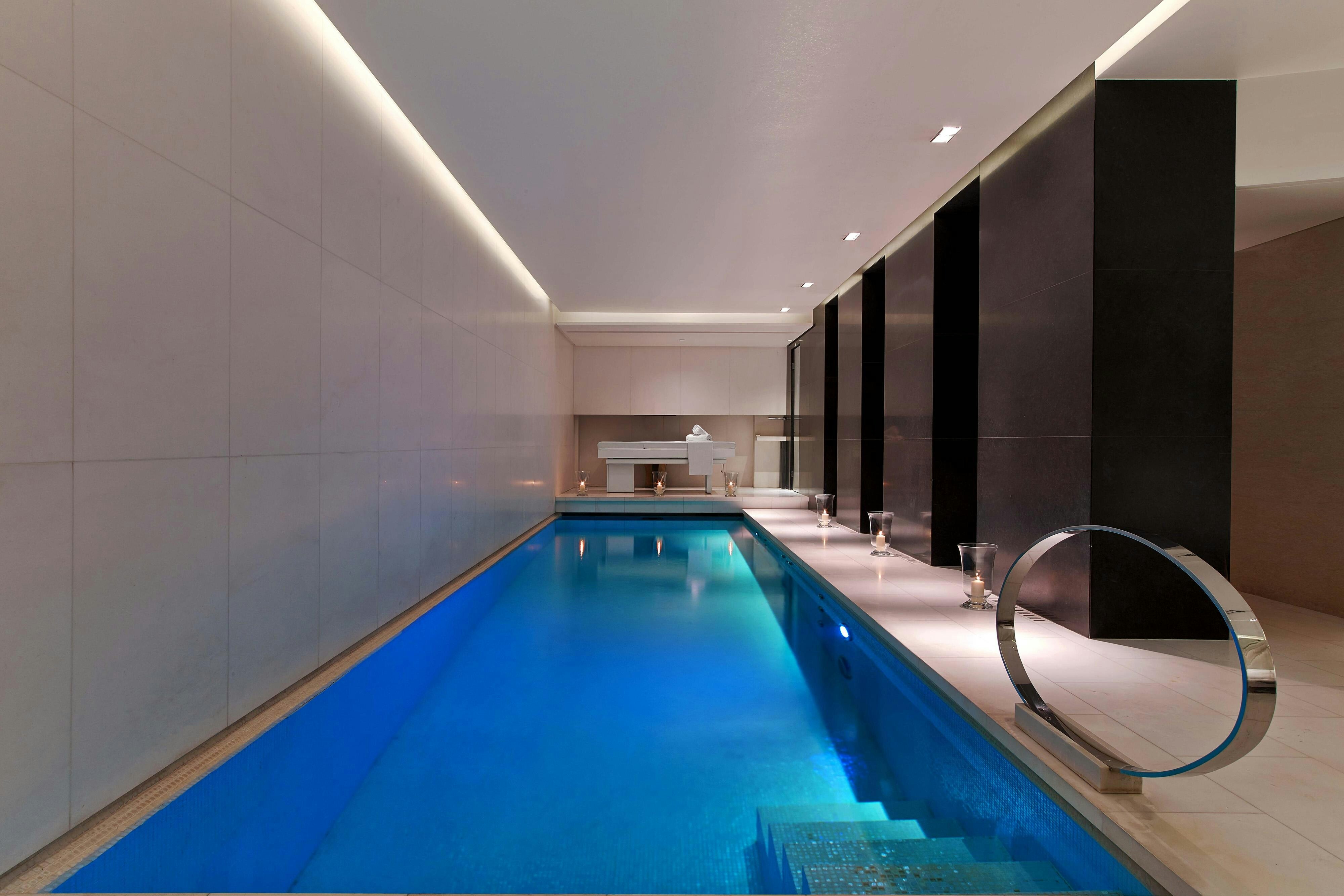 Le Metropolitan Paris Tour Eiffel, a Tribute Portfolio Hotel 3/16