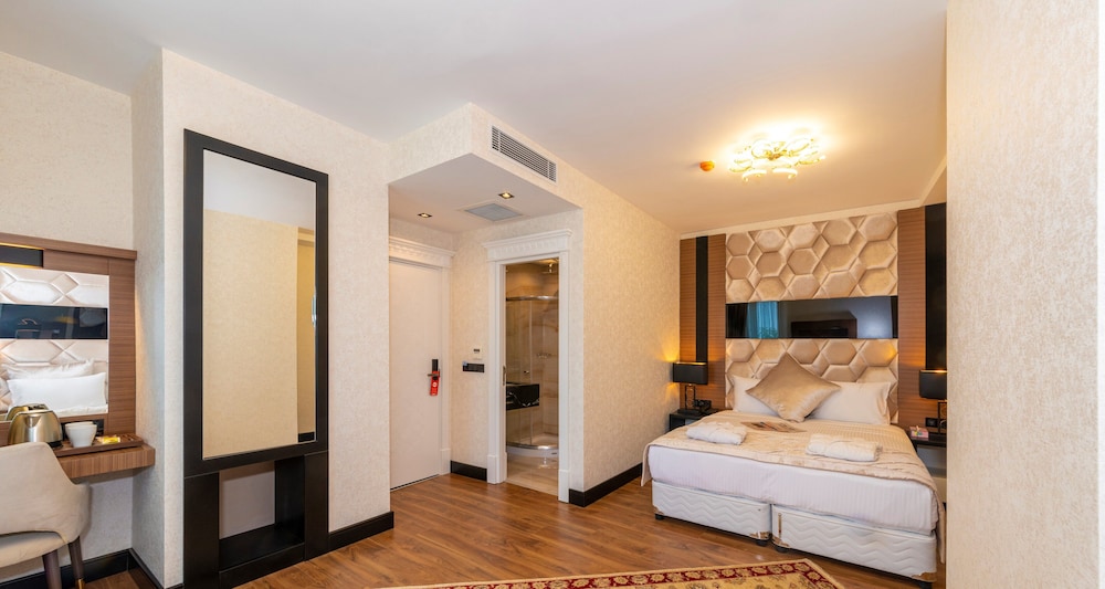 Eastanbul Suite 17/57