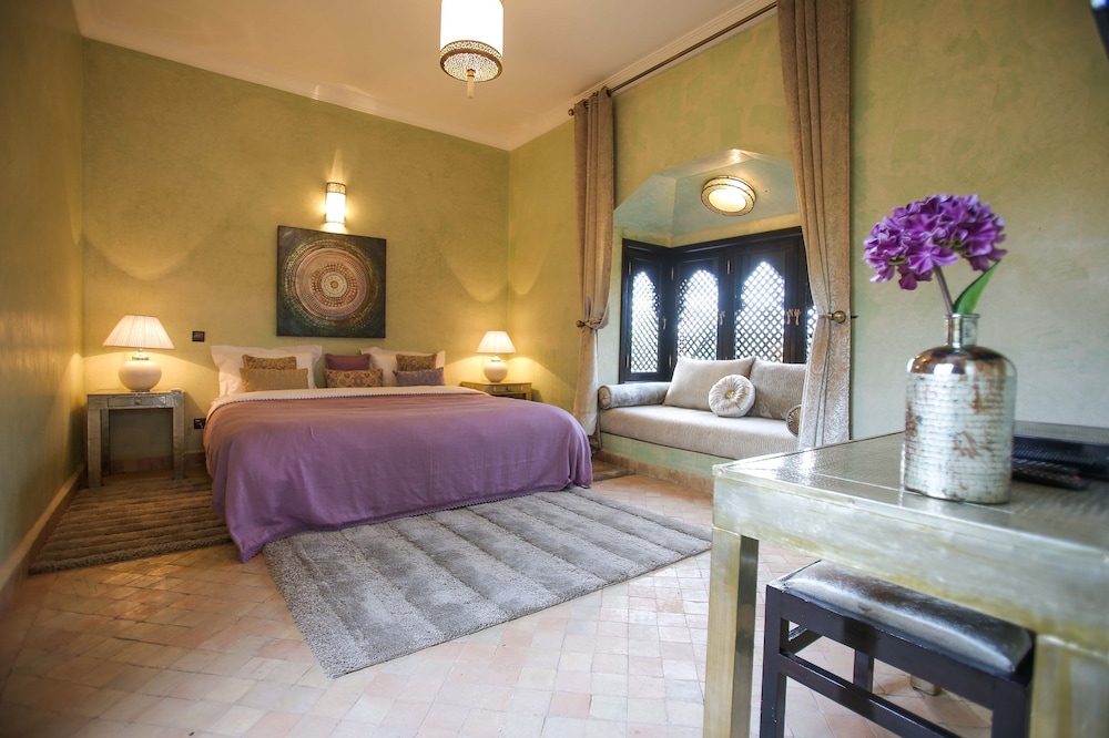 2 BEDROOMS, VILLA, PRIVATE POOL