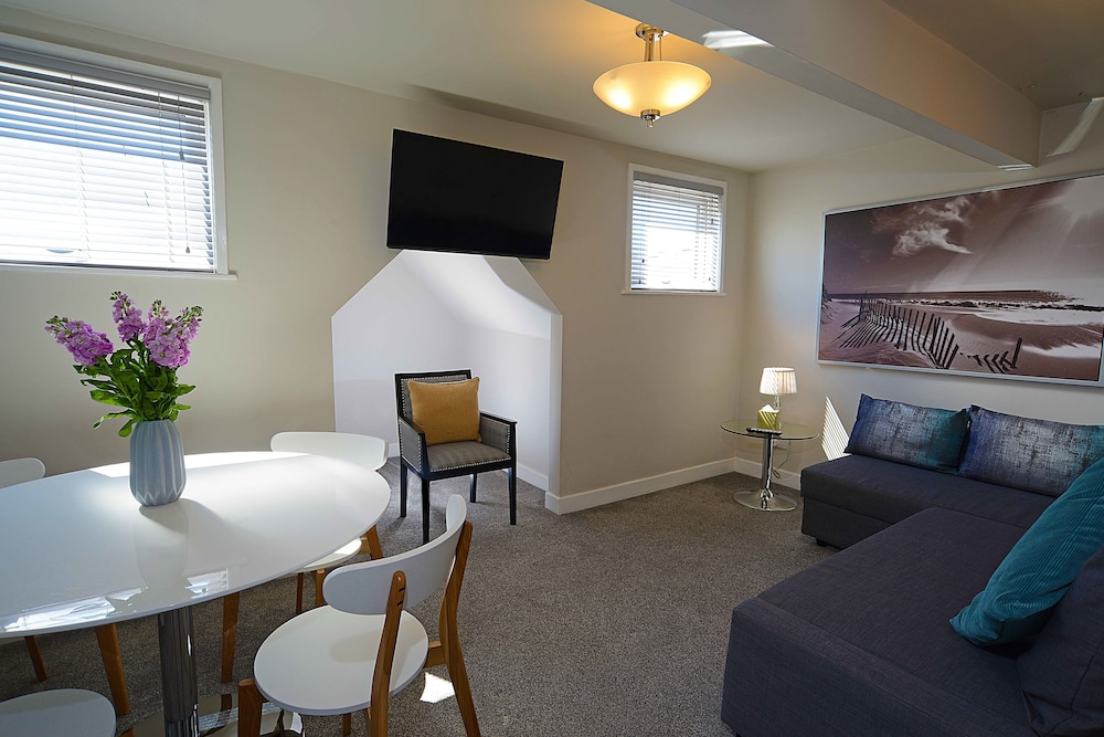 Twelve Self Serviced Apartments 39/50