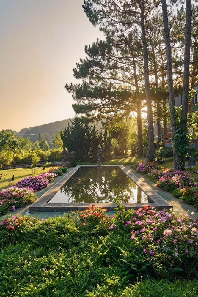 Romeo Juliet Dalat Resort 45/50