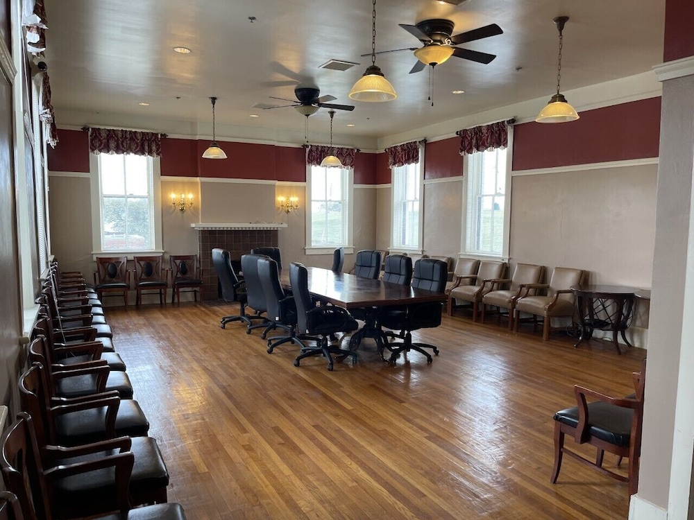 Greenville Inn Suites 59/67