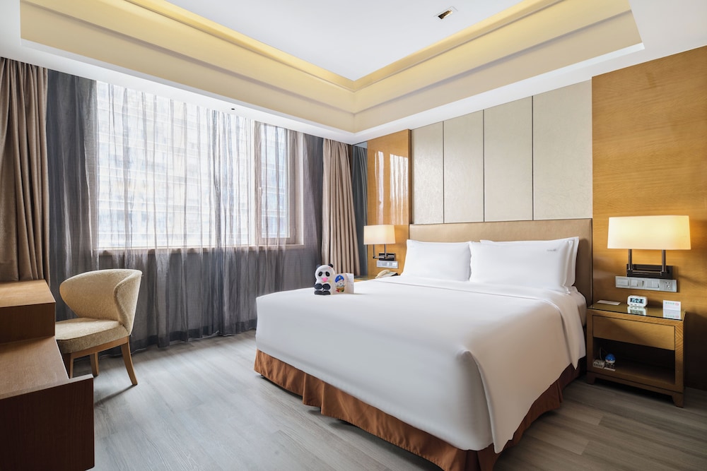 Family Suite, Multiple Beds, Smoking