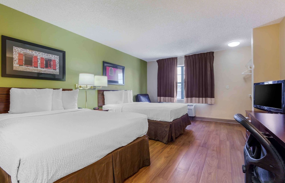 Extended Stay America Suites Phoenix Airport 17/37
