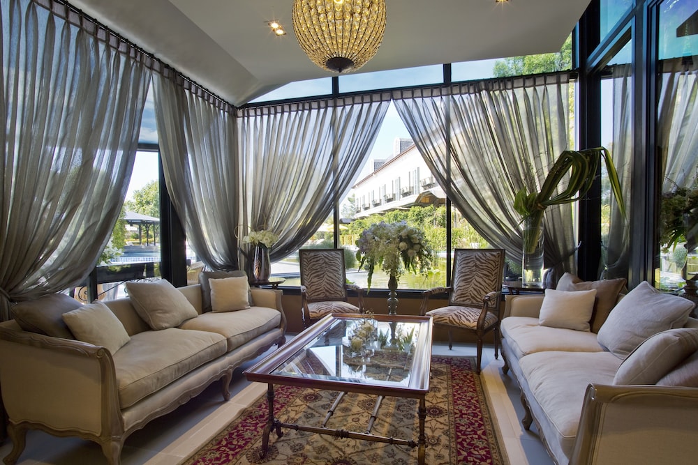 RANCHO CHARNVEE RESORT AND COUNTRY CLUB 45/77
