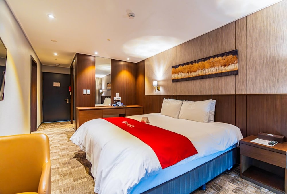 SUITE, DOUBLE BED