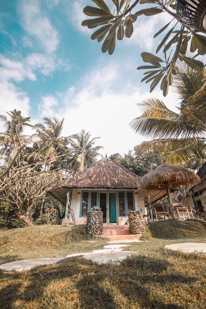 Segar Village 37/39