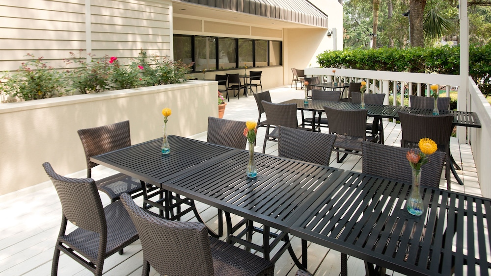 Holiday Inn Express Hilton Head Island 57/77