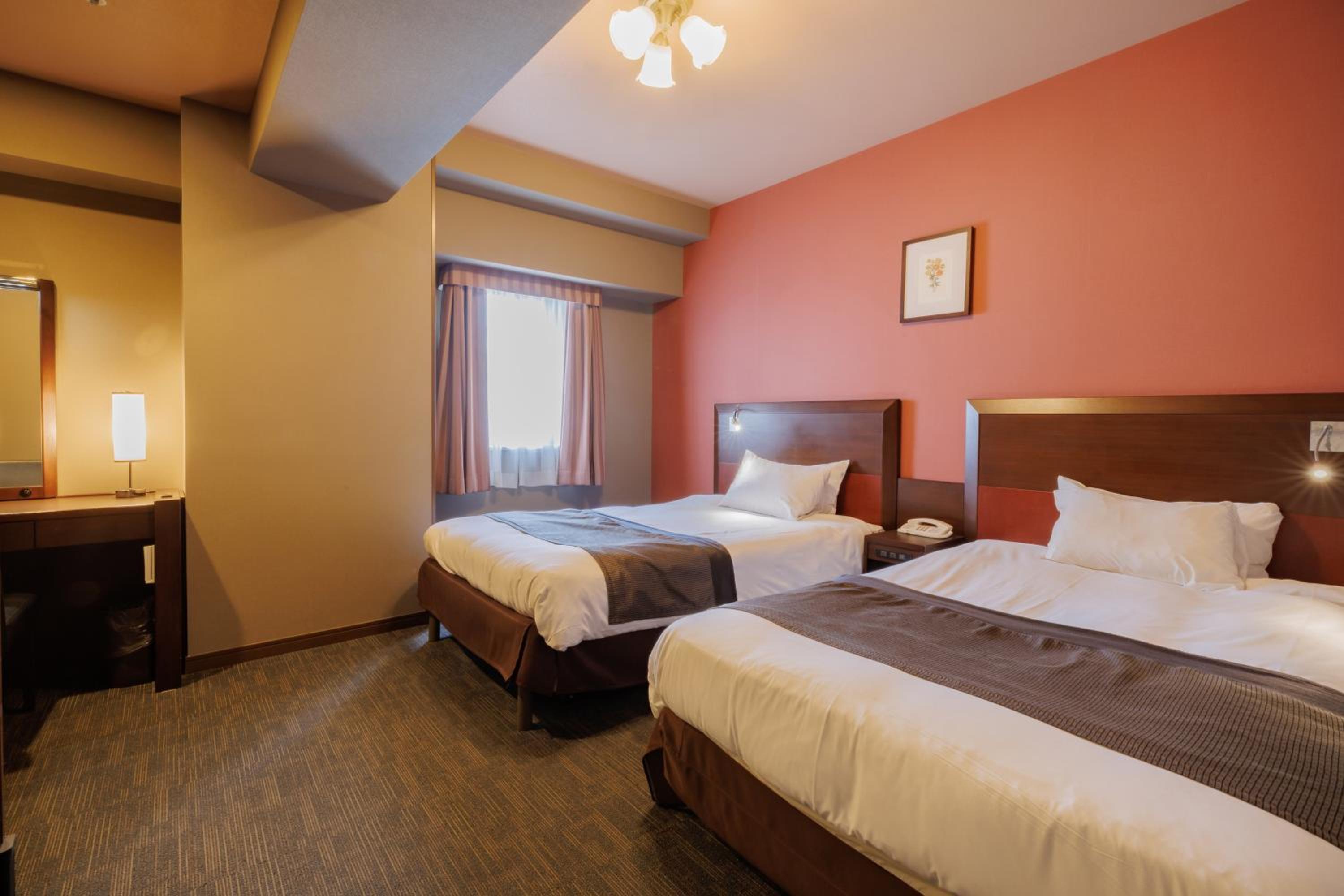 Superior, Twin Beds, Sofa