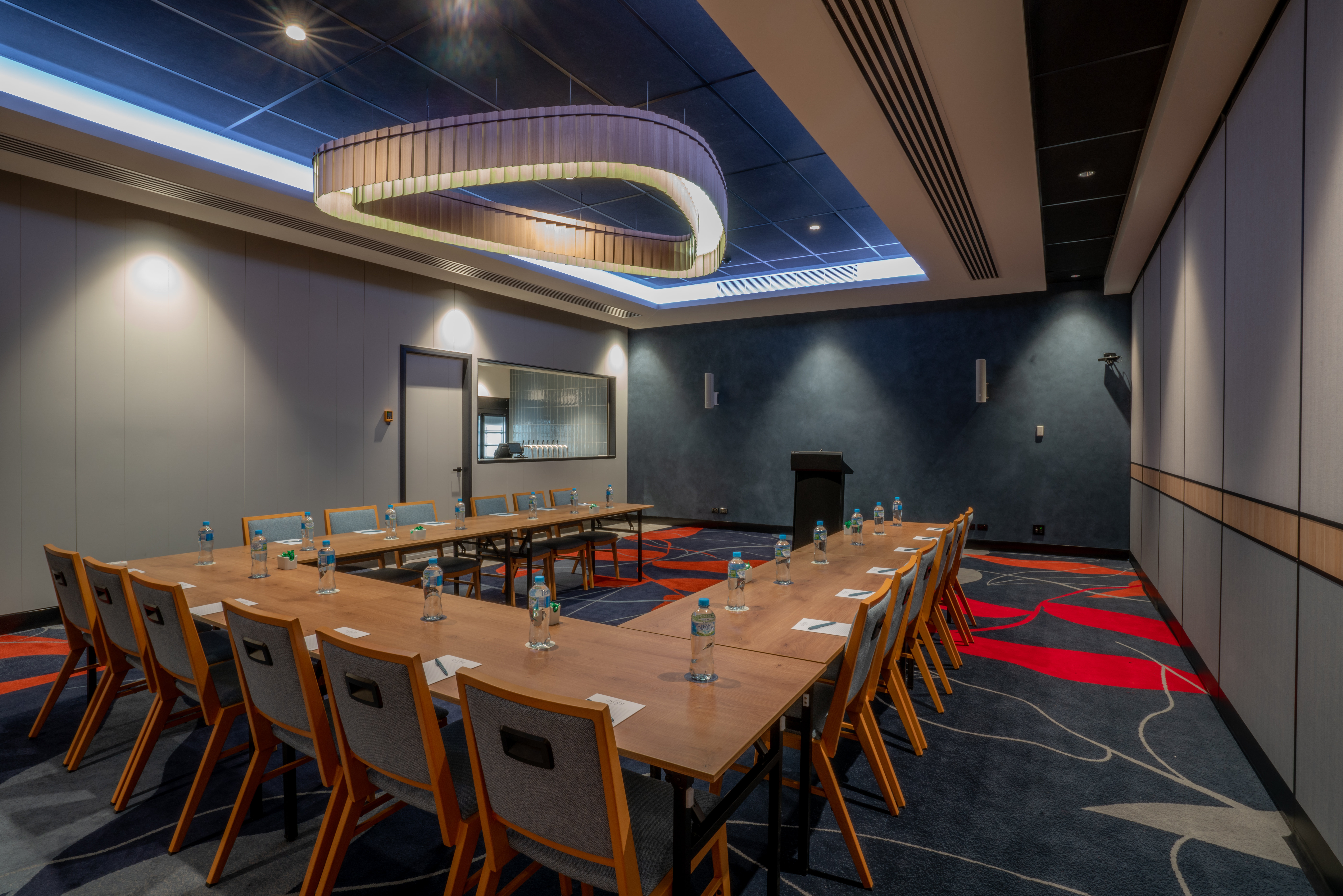 HOLIDAY INN SYDNEY ST MARYS 66/78