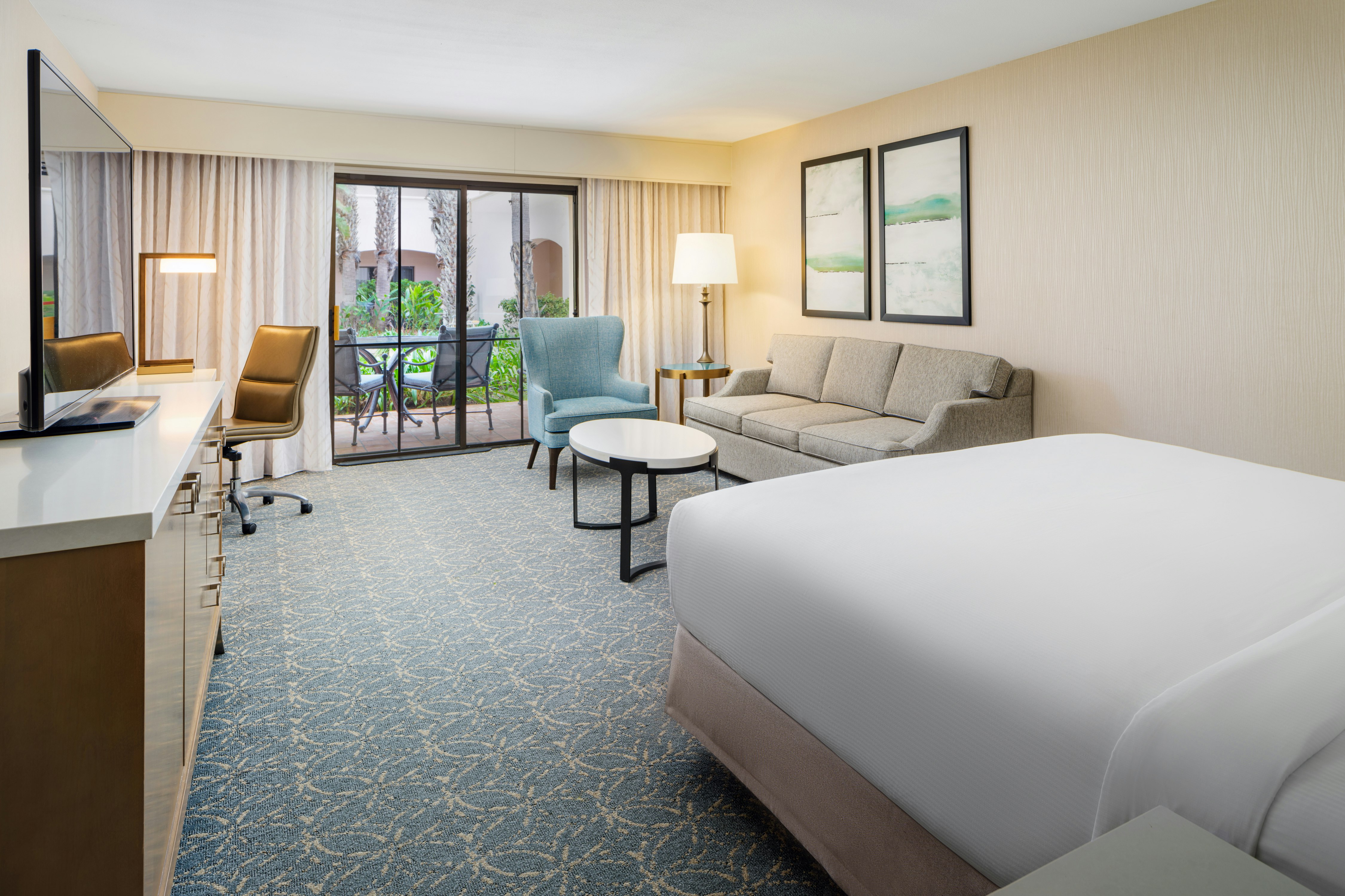 ROOM, KING BED, RESORT VIEW, ACCESSIBLE