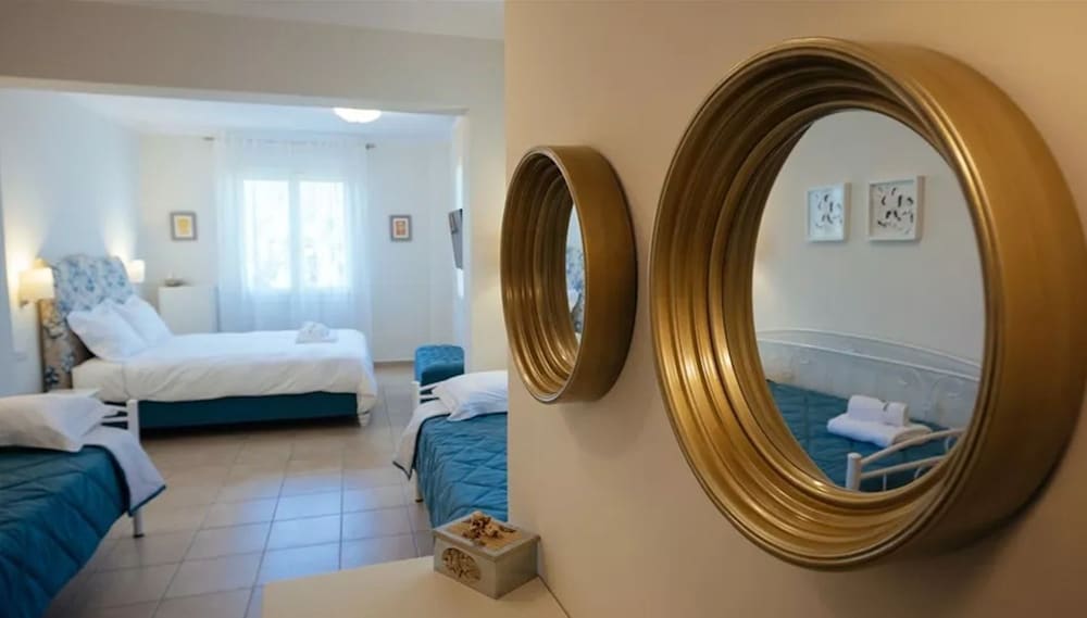 Leto Nuevo Hotel 34/78