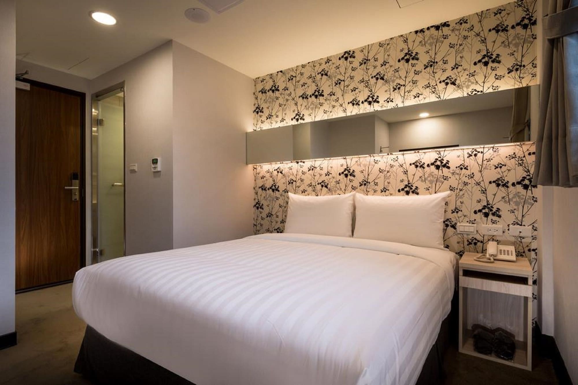 STANDARD, DOUBLE BED