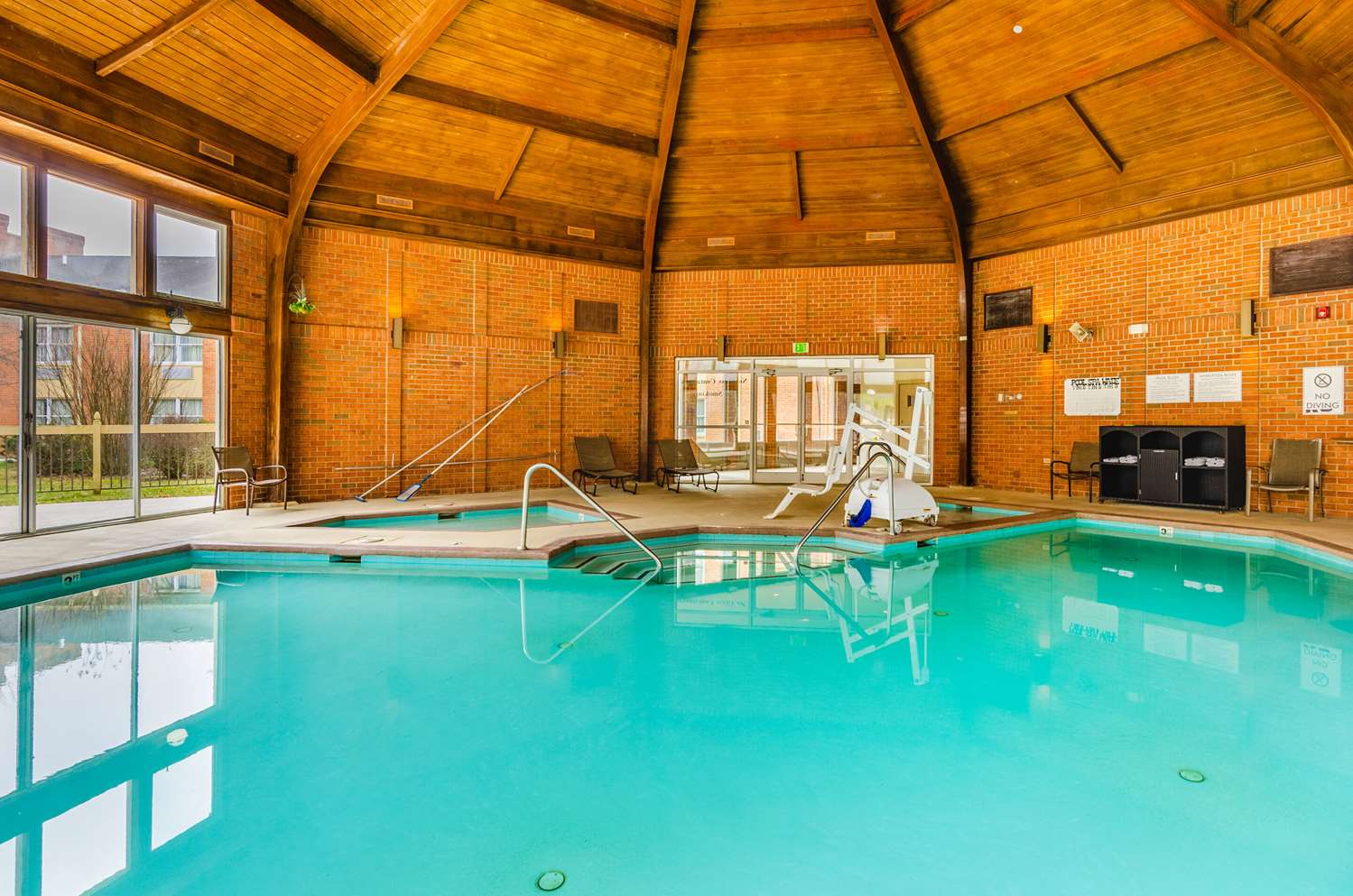 Quality Inn Radford-West Blacksburg I-81 17/28