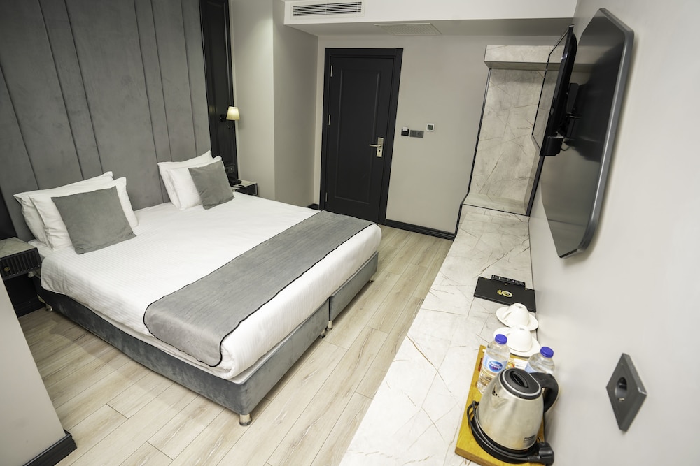 Express Plus Hotel 10/30