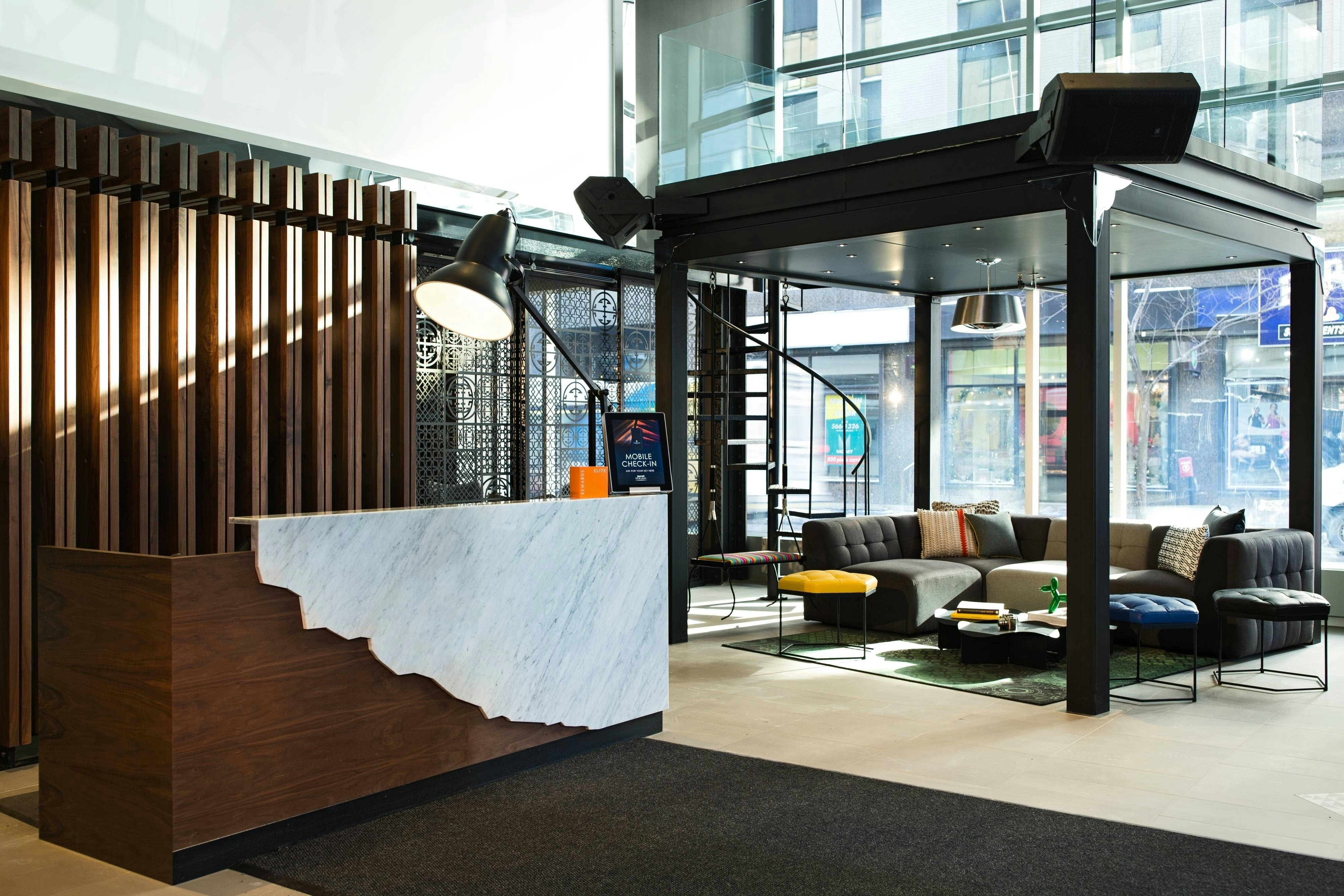 Renaissance Montreal Downtown Hotel 10/58