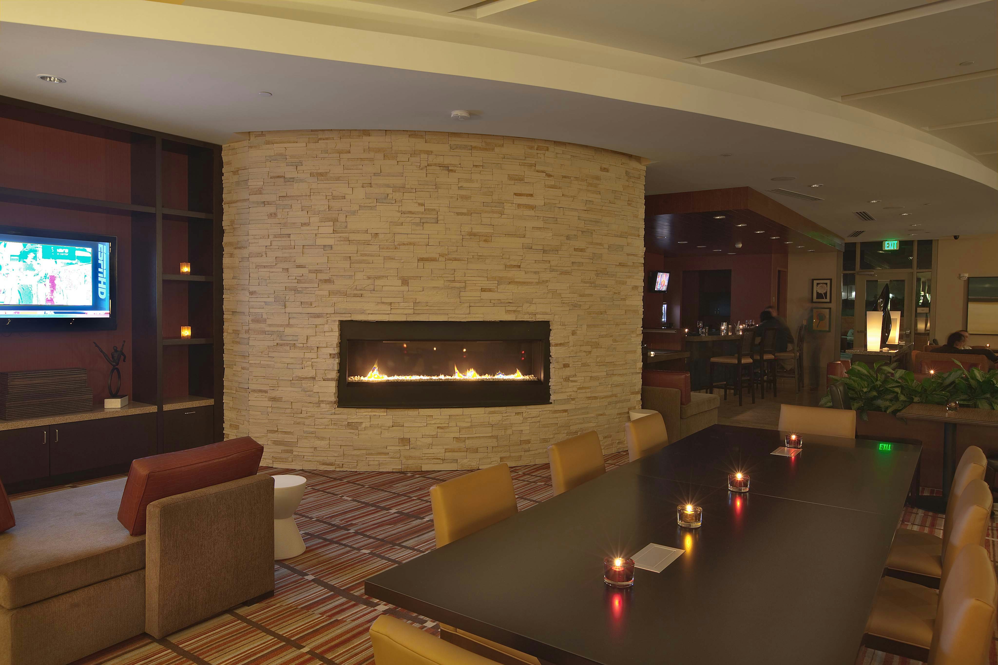 Embassy Suites Palmdale 35/63