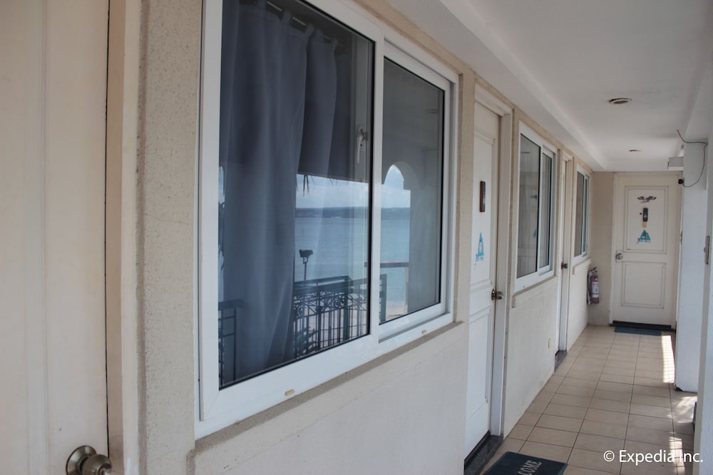 Blue Rock Beach Resort 4/67