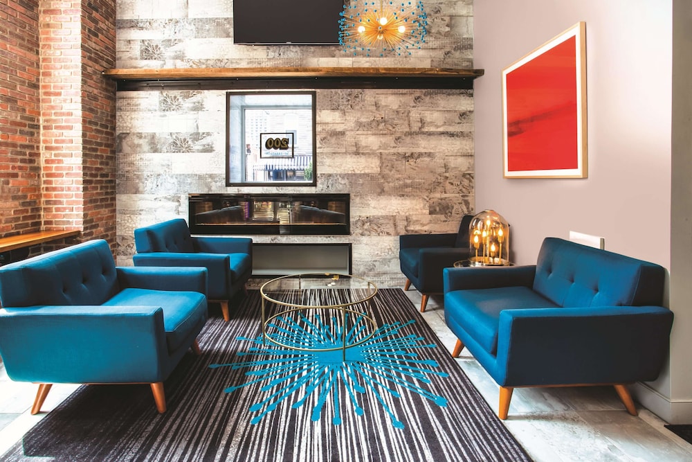 La Quinta Inn & Suites by Wyndham Baltimore Downtown 23/38