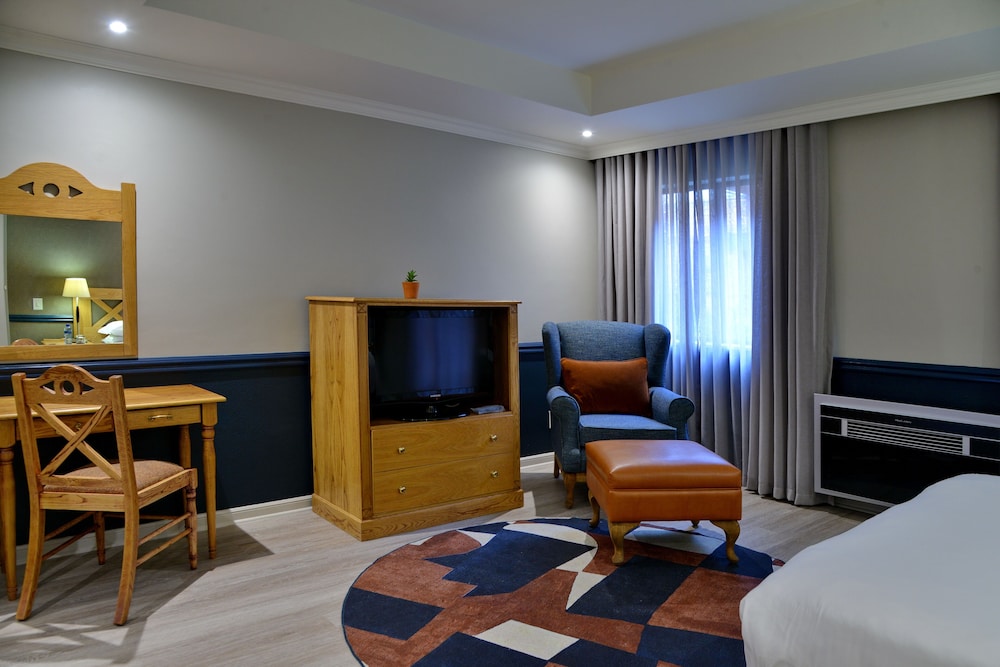 Courtyard Hotel Rosebank 43/47