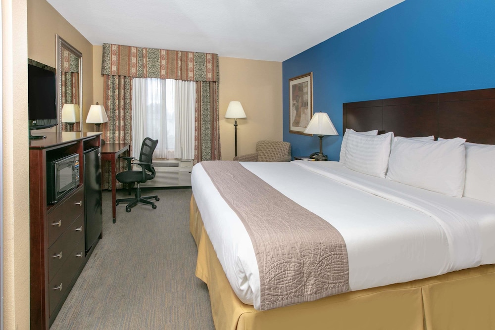 Days Inn By Wyndham Tulsa Central 9/42