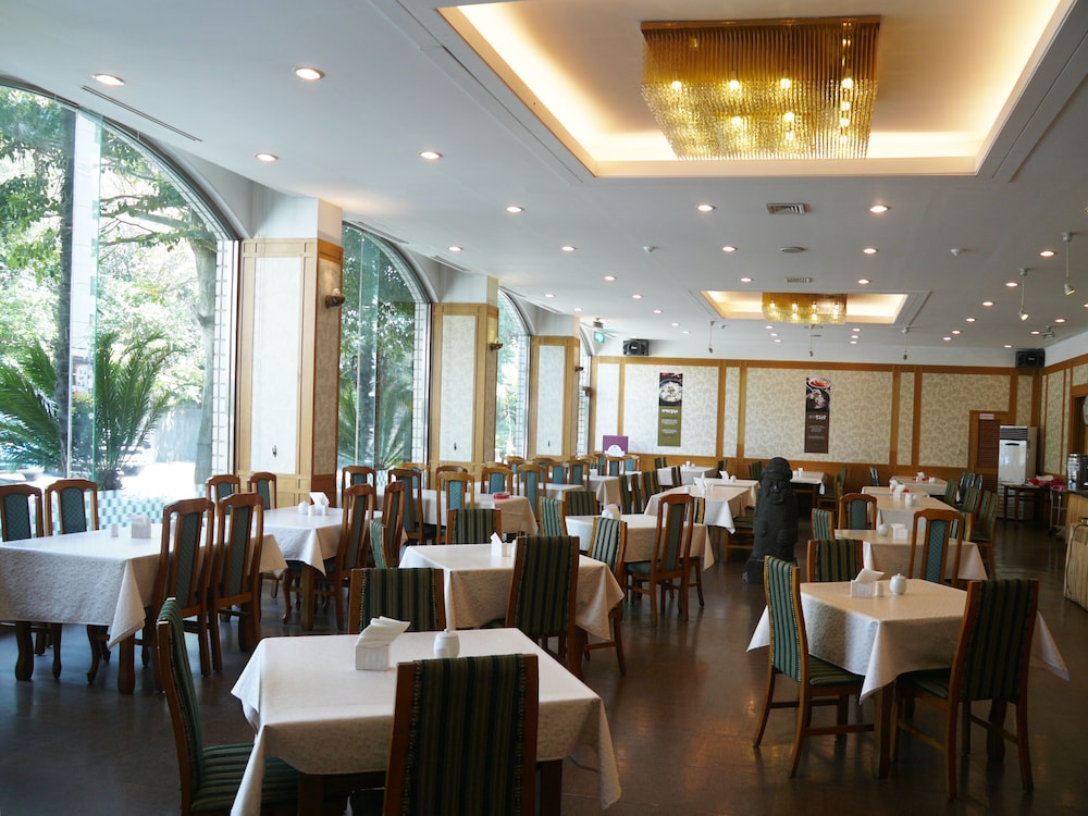 Pearl Hotel Jeju 56/63