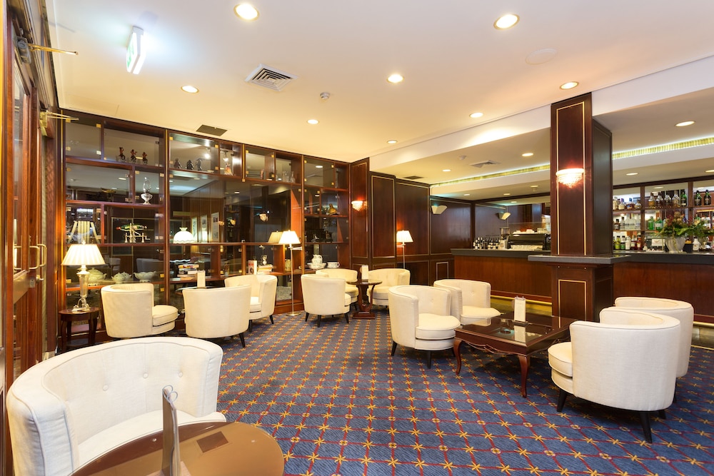 Royal on the Park Hotel and Suites 39/57