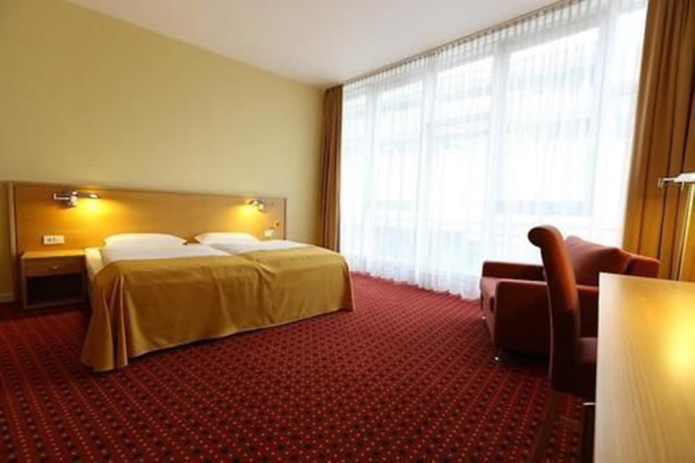 Airporthotel Berlin Adlershof 21/75