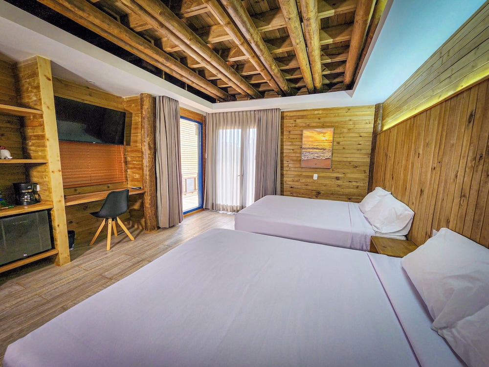 DELUXE, CABIN