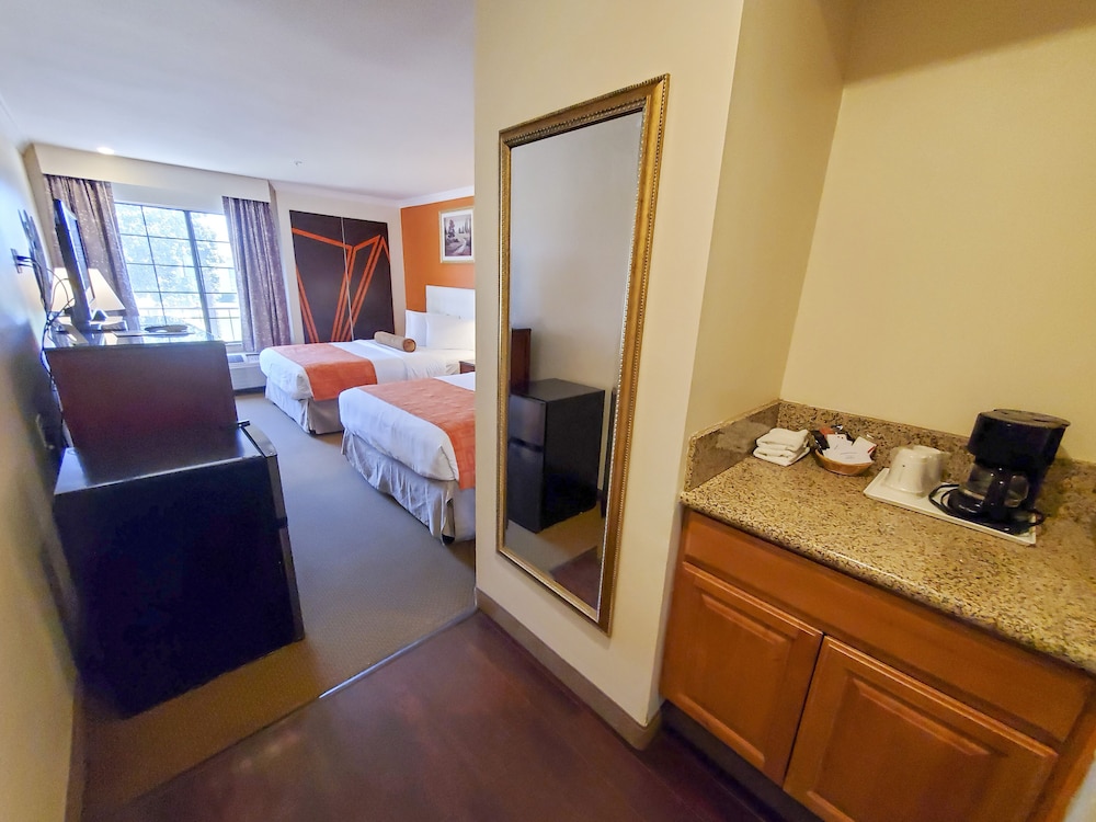 Howard Johnson by Wyndham Pasadena 26/52
