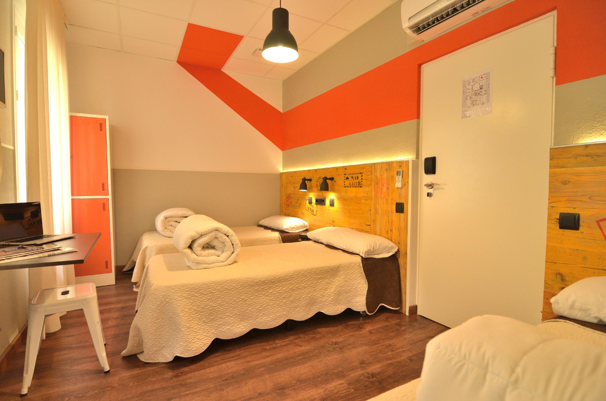Female Dorm, Female Only, 3 Beds
